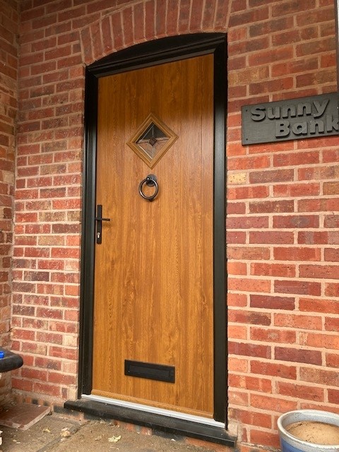 FLINT-1-GOLDEN-OAK-SCHWARZBRAUN-FRAME-TRADITIONAL-RING-HANDLE-LETTERBOX