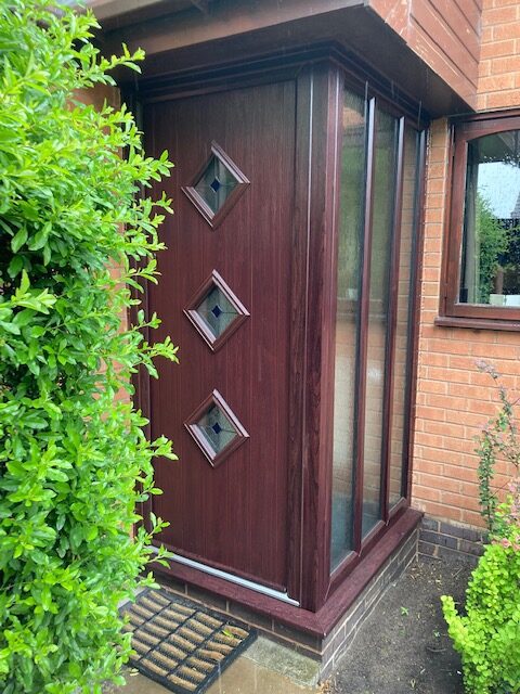 SOLIDOR FLINT 3 ROSEWOOD STAR BLACK GLASS PORCH PROJECT
