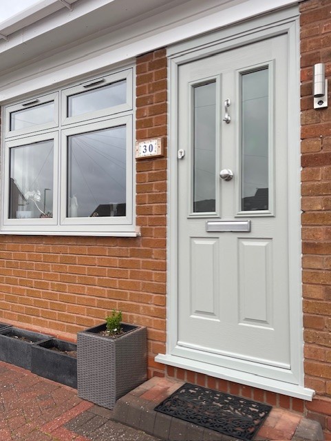 LUDLOW 2 PAINSWICK WITH FLUSH SASH WINDOWS