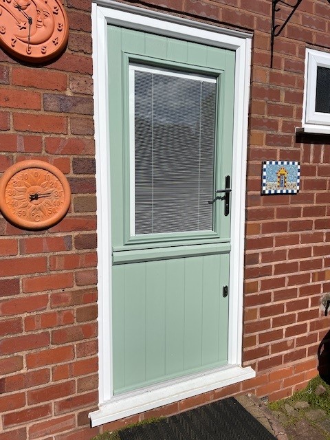 STABLE CHARTWELL EXT INEGRAL BLIND